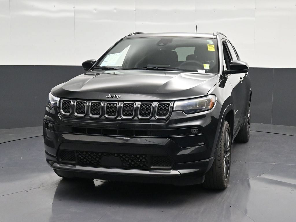 Used 2024 Jeep Compass Limited w/ High Altitude Package AWD/4WD image 6