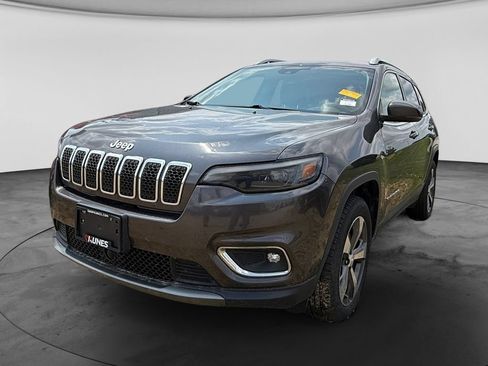 Used 2019 Jeep Cherokee Limited w/ Luxury Group AWD/4WD image 3
