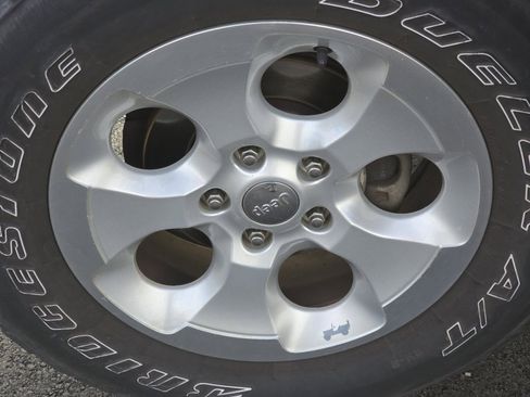 Used 2015 Jeep Wrangler Unlimited Sahara w/ Max Tow Package image 30