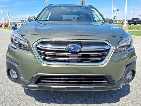 Used 2018 Subaru Outback 2.5i Touring AWD/4WD image 3