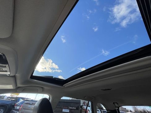 Used 2017 Subaru Outback 3.6R Limited image 30