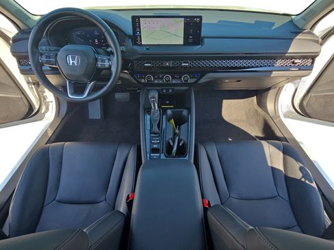 Used 2023 Honda Accord Touring image 9