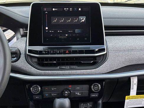 New 2025 Jeep Compass Sport image 20