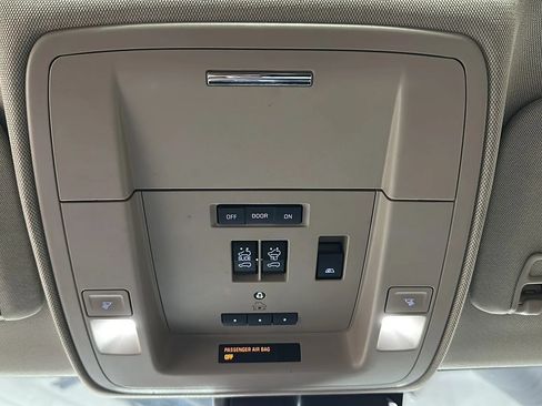 Used 2018 GMC Sierra 1500 SLT AWD/4WD image 24