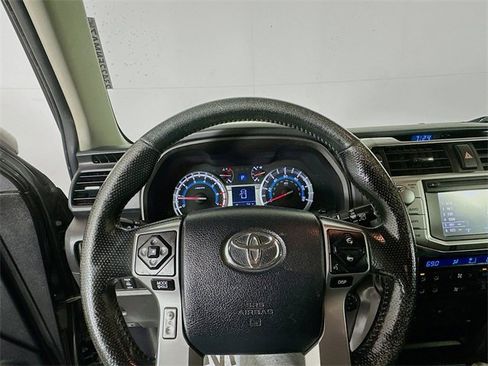 Used 2014 Toyota 4Runner Limited image 11