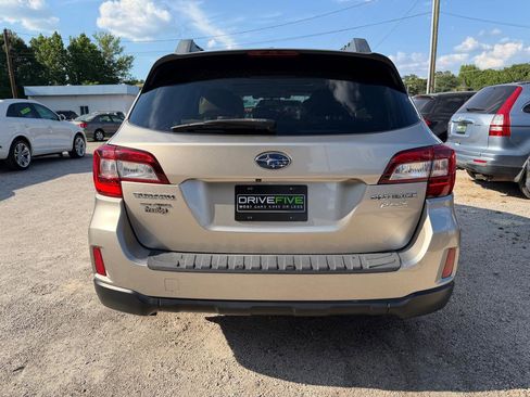Used 2015 Subaru Outback 2.5i Limited AWD/4WD image 5