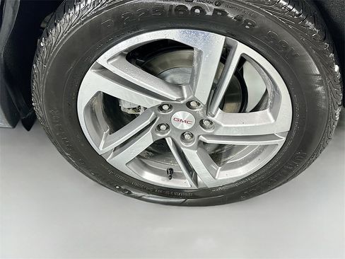 Used 2021 GMC Terrain SLT image 30