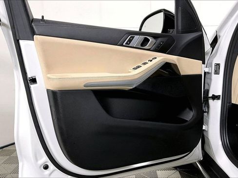 Used 2021 BMW X5 sDrive40i w/ Premium Package 2 image 23