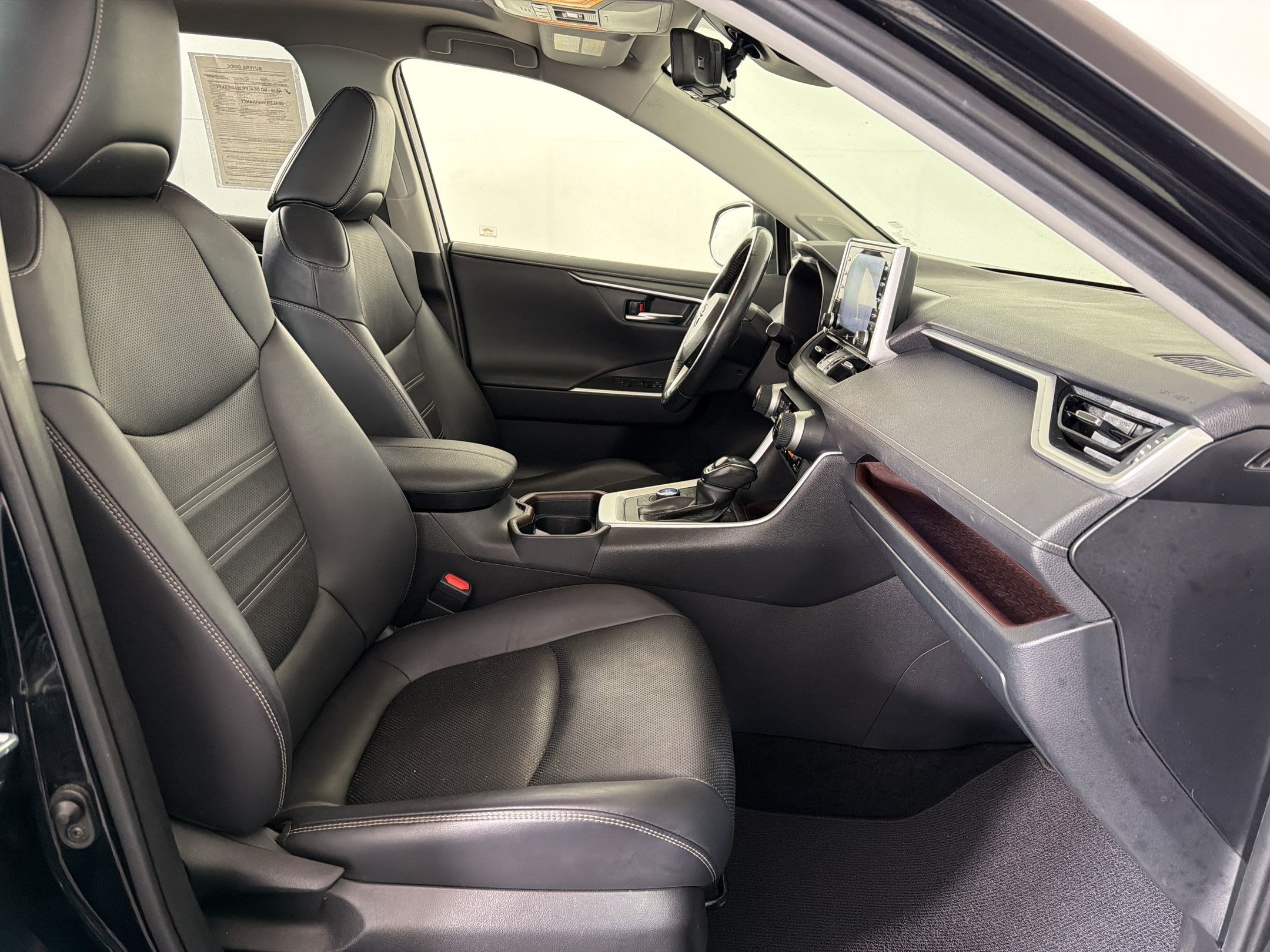 Used 2019 Toyota RAV4 Limited AWD/4WD image 22