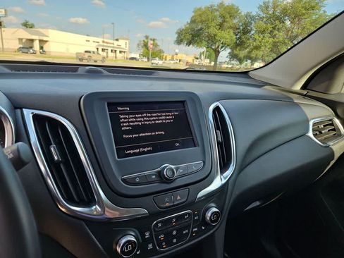 Used 2024 Chevrolet Equinox LT FWD image 24