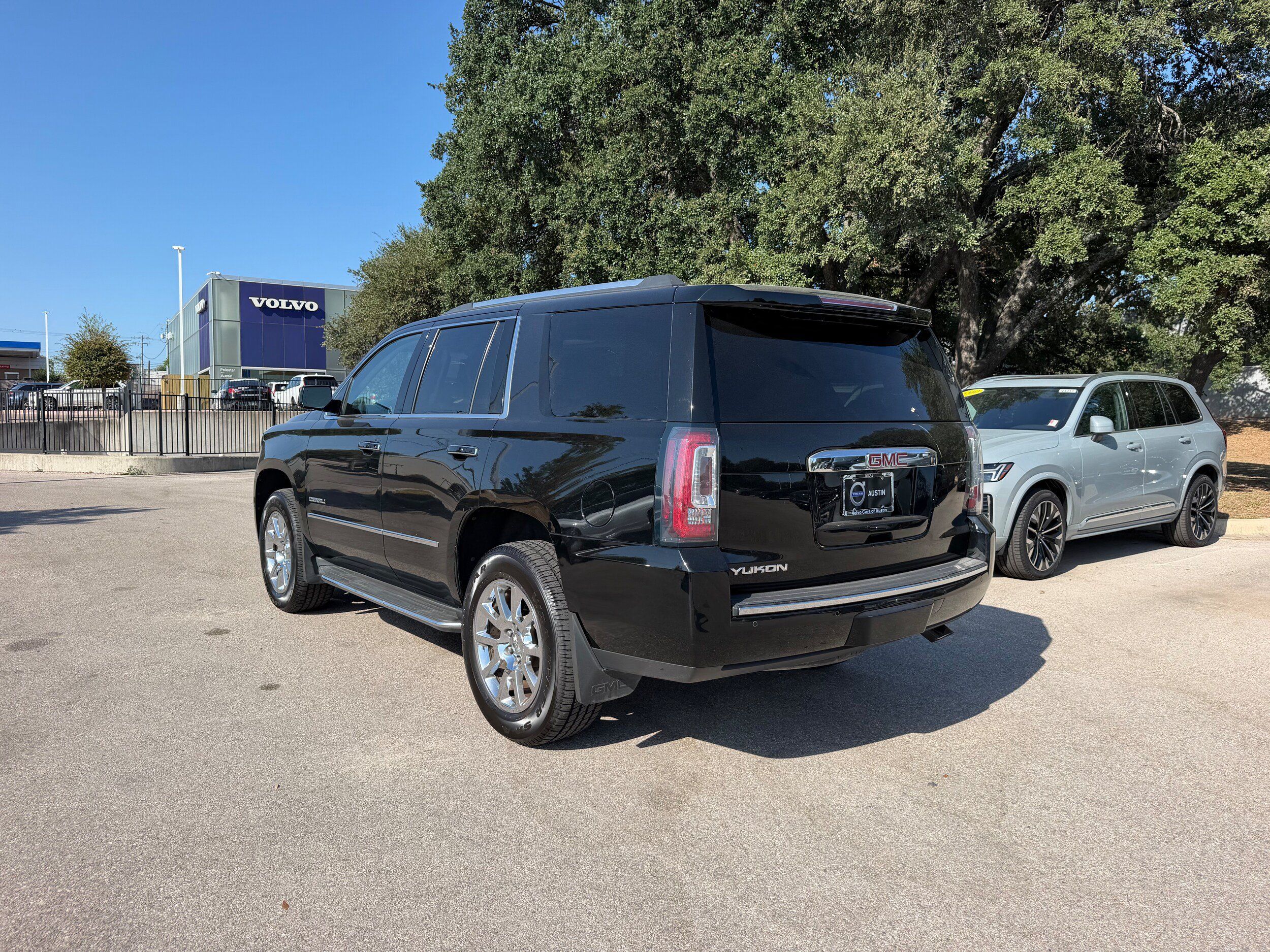 Used 2015 GMC Yukon Denali AWD/4WD image 4
