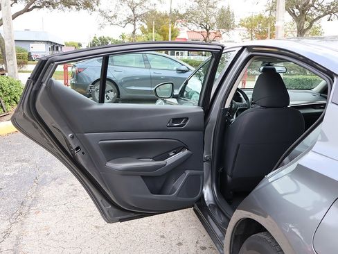 Used 2023 Nissan Altima 2.5 SV image 21