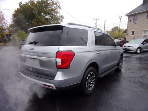Used 2024 Ford Expedition XLT image 4