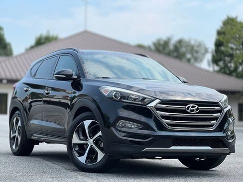 Used 2016 Hyundai Tucson Limited w/ Option Group 03 AWD/4WD image 3