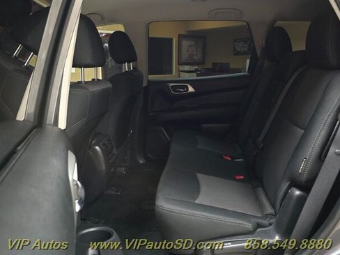 Used 2020 Nissan Pathfinder SV AWD/4WD image 18