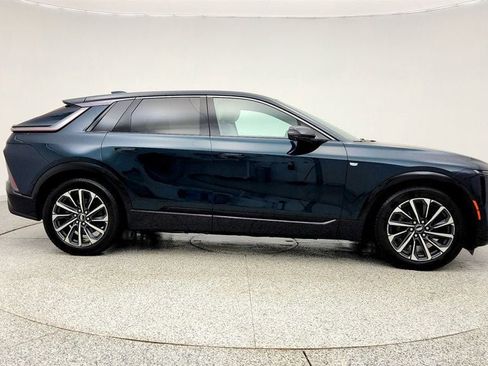 Used 2024 Cadillac Lyriq Sport image 6