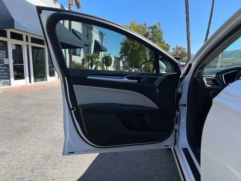 Used 2016 Ford Fusion Energi Titanium w/ Driver Assist Package image 15