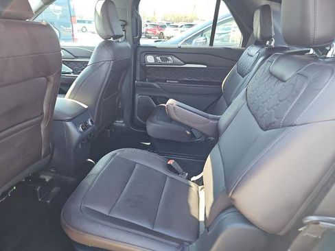 Used 2025 Ford Explorer Platinum w/ Ultimate Package AWD/4WD image 12