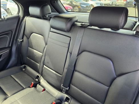 Used 2019 Mercedes-Benz GLA 250 4MATIC image 17
