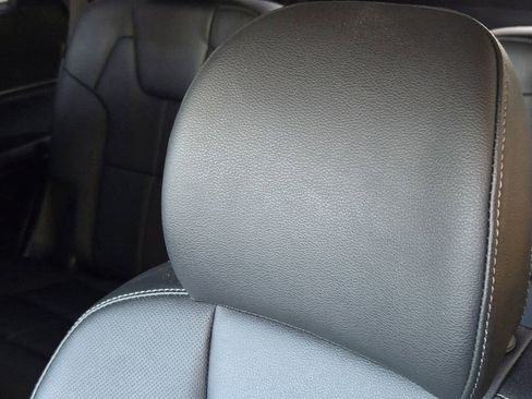 Certified 2025 Kia Telluride EX w/ EX Captain's Chair Package image 13