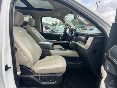 Certified 2022 Ford Expedition Max Platinum image 12