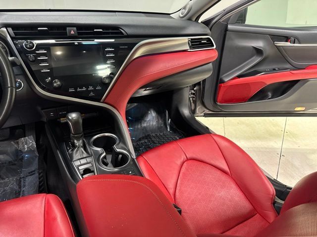 Used 2018 Toyota Camry XSE FWD image 21