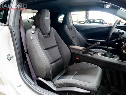 Used 2014 Chevrolet Camaro SS w/ SS Performance Package RWD image 15