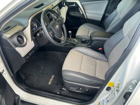 Used 2015 Toyota RAV4 Limited w/ Technology Package AWD/4WD image 8