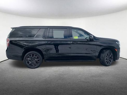 Certified 2023 Chevrolet Suburban RST w/ Luxury Package AWD/4WD image 17