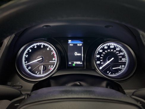 Used 2023 Toyota Camry SE FWD image 17