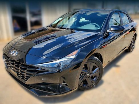 Used 2021 Hyundai Elantra SEL w/ Convenience Package FWD image 7