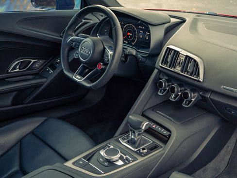 Used 2023 Audi R8 V10 performance RWD image 4