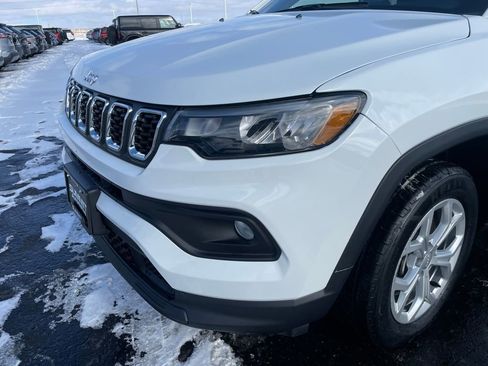 Used 2024 Jeep Compass Latitude AWD/4WD image 24