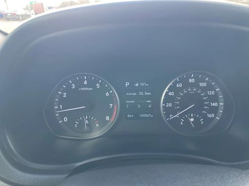 Used 2019 Hyundai Elantra GT FWD image 22