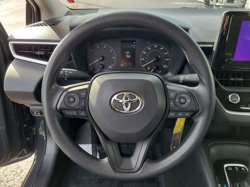 Used 2025 Toyota Corolla LE image 27