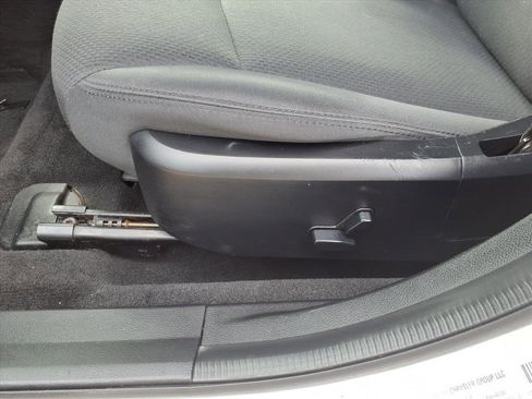 Used 2014 Chrysler 200 Touring image 3