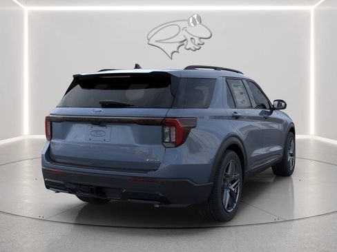 New 2026 Ford Explorer ST-Line w/ ST-Line Street Pack AWD/4WD image 6