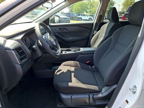 Used 2024 Nissan Rogue S AWD/4WD image 13
