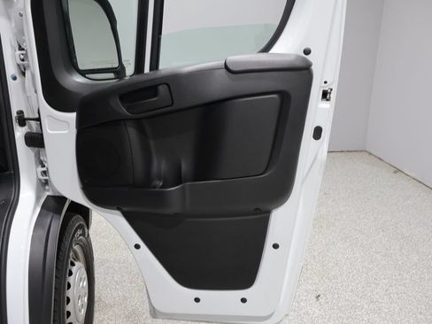 Used 2025 RAM ProMaster 2500 w/ Premium Convenience Group FWD image 19