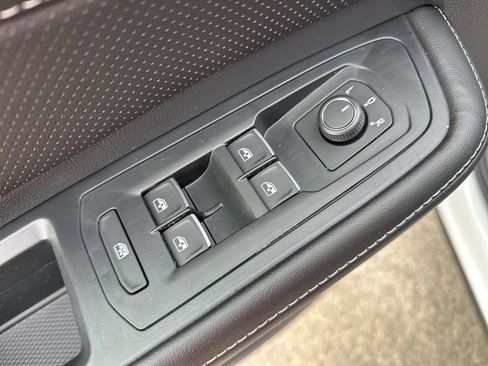 New 2026 Volkswagen Atlas Cross Sport SE image 11