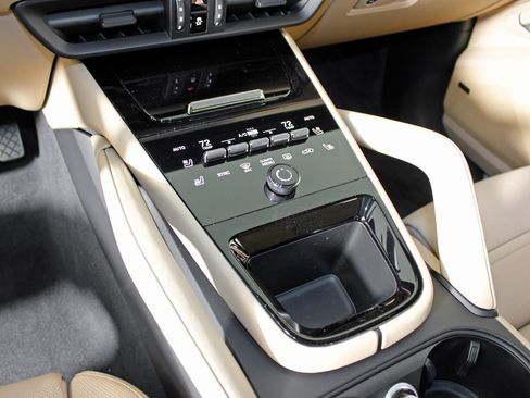 New 2026 Porsche Cayenne Coupe image 30