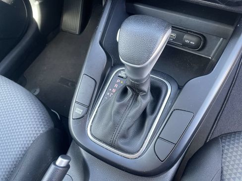Certified 2022 Kia Soul LX w/ Technology Package FWD image 23