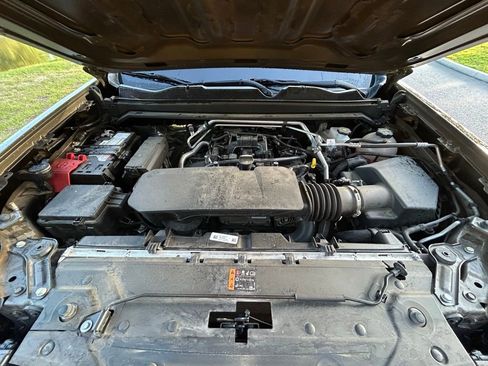 Used 2024 Chevrolet Colorado W/T w/ WT Convenience Package II RWD image 12