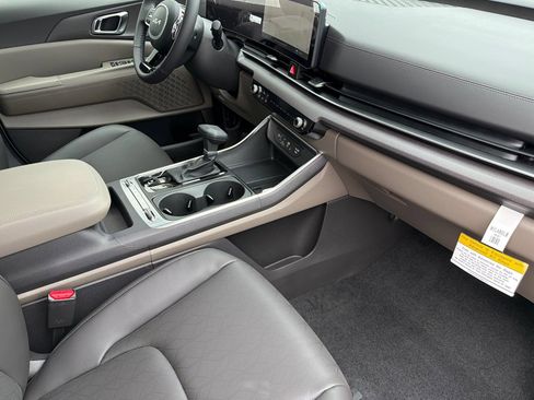 New 2026 Kia Carnival SX FWD image 13
