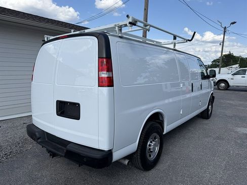 Used 2022 Chevrolet Express 3500 Extended w/ Driver Convenience Package RWD image 4