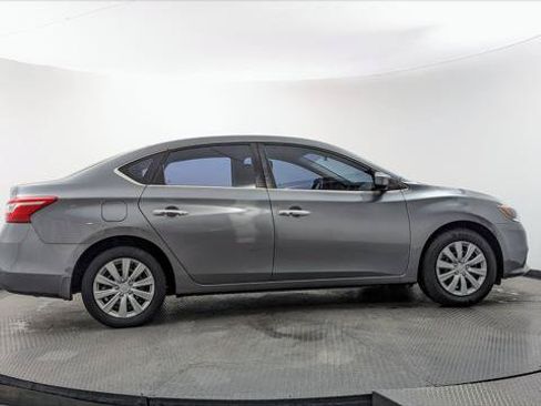 Used 2018 Nissan Sentra S FWD image 7