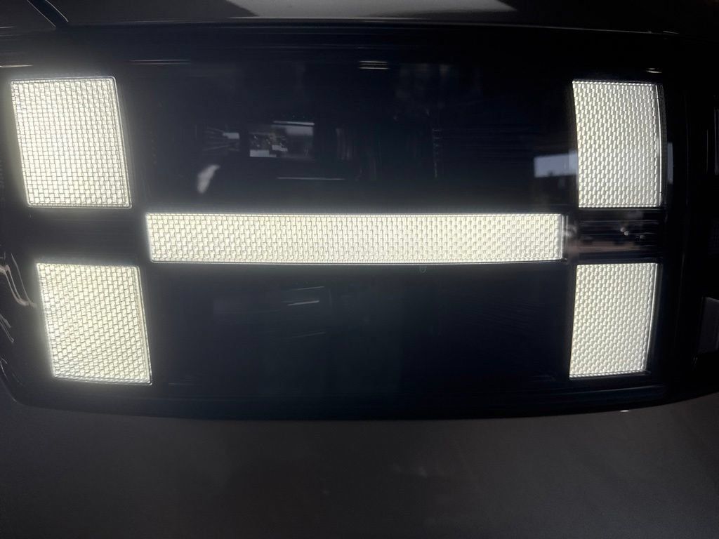 New 2027 Hyundai Santa Fe SEL FWD image 10