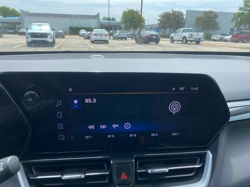 Used 2025 Chevrolet TrailBlazer LT FWD image 26