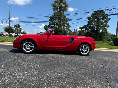Used 2002 Toyota MR2 RWD image 2