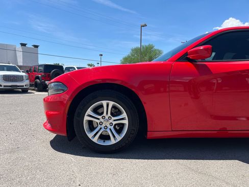 Used 2020 Dodge Charger SXT w/ Leather Interior Group RWD image 11